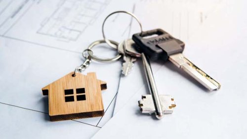 Nøgler med et lille hus i nøglebundet