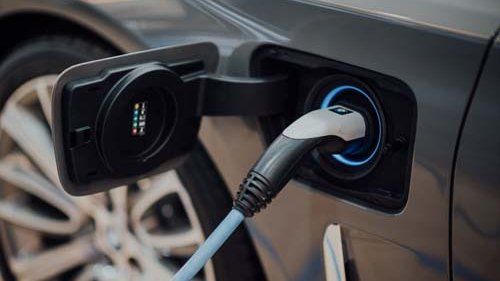 Elbil eller hybrid på opladning